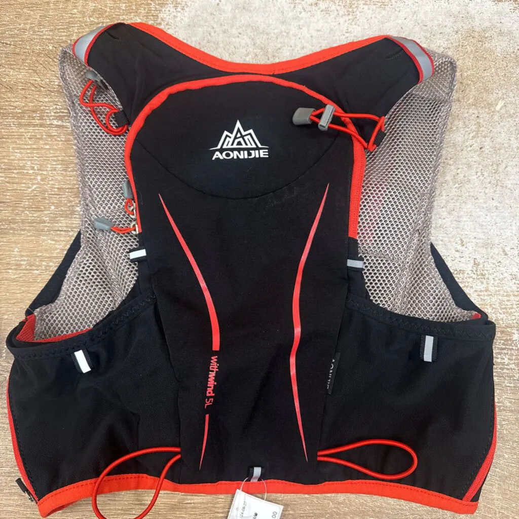 Aonijie - WithWind 15L Running Vest: Black/Red--SM/MD