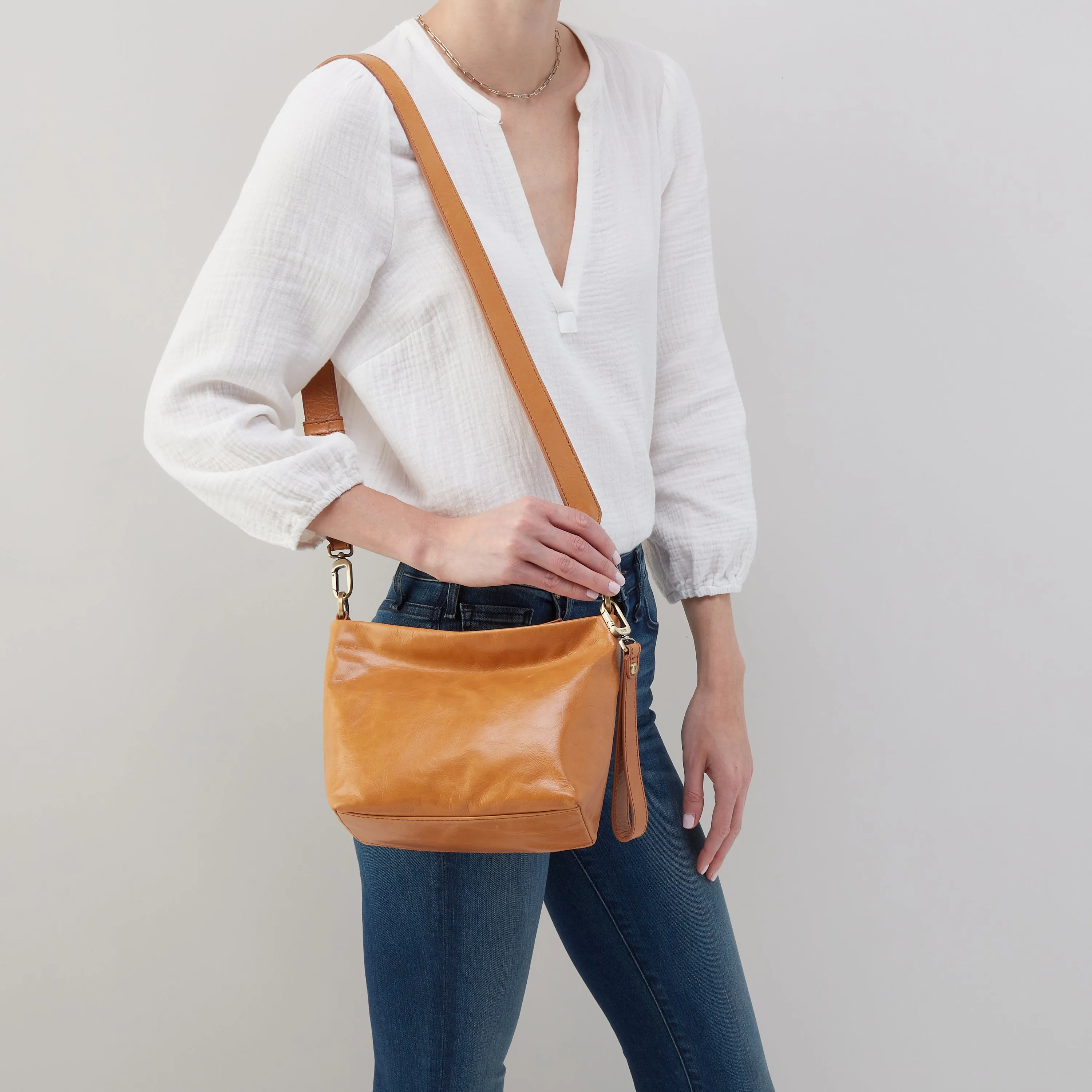 ASHE CROSSBODY LTGR