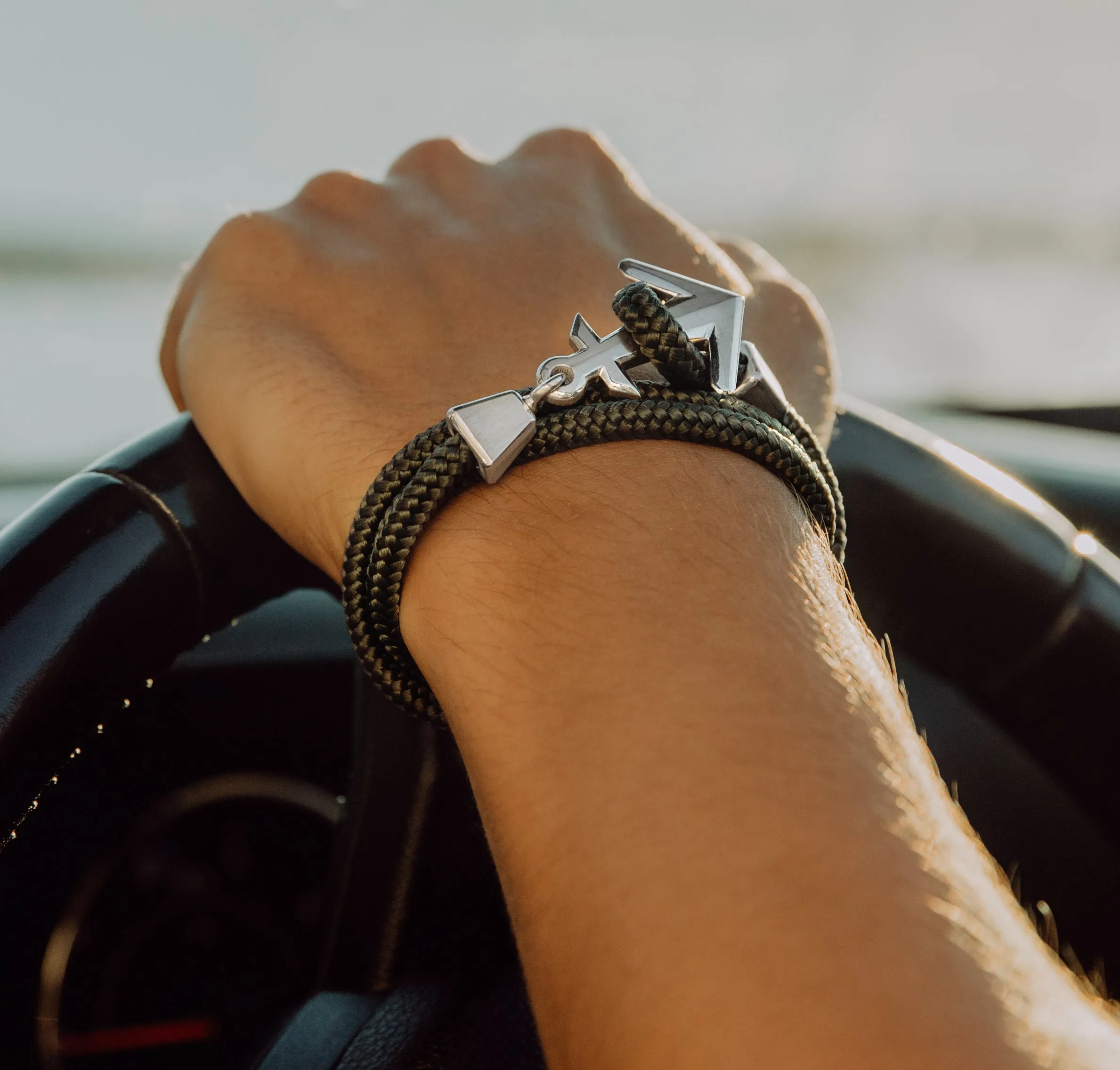 Black Shore Anchor Bracelet White Gold