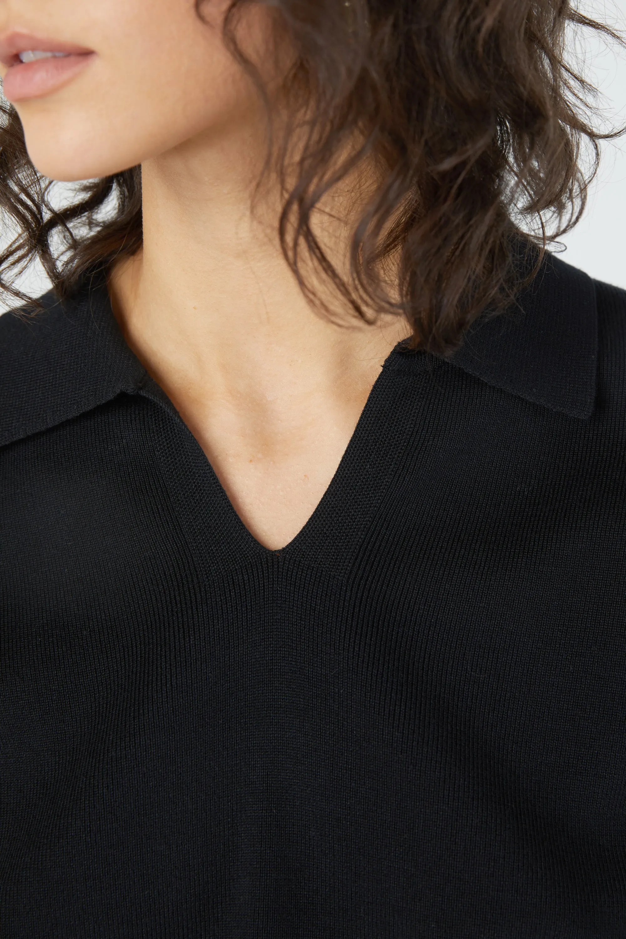 COLLARED KNIT TOP