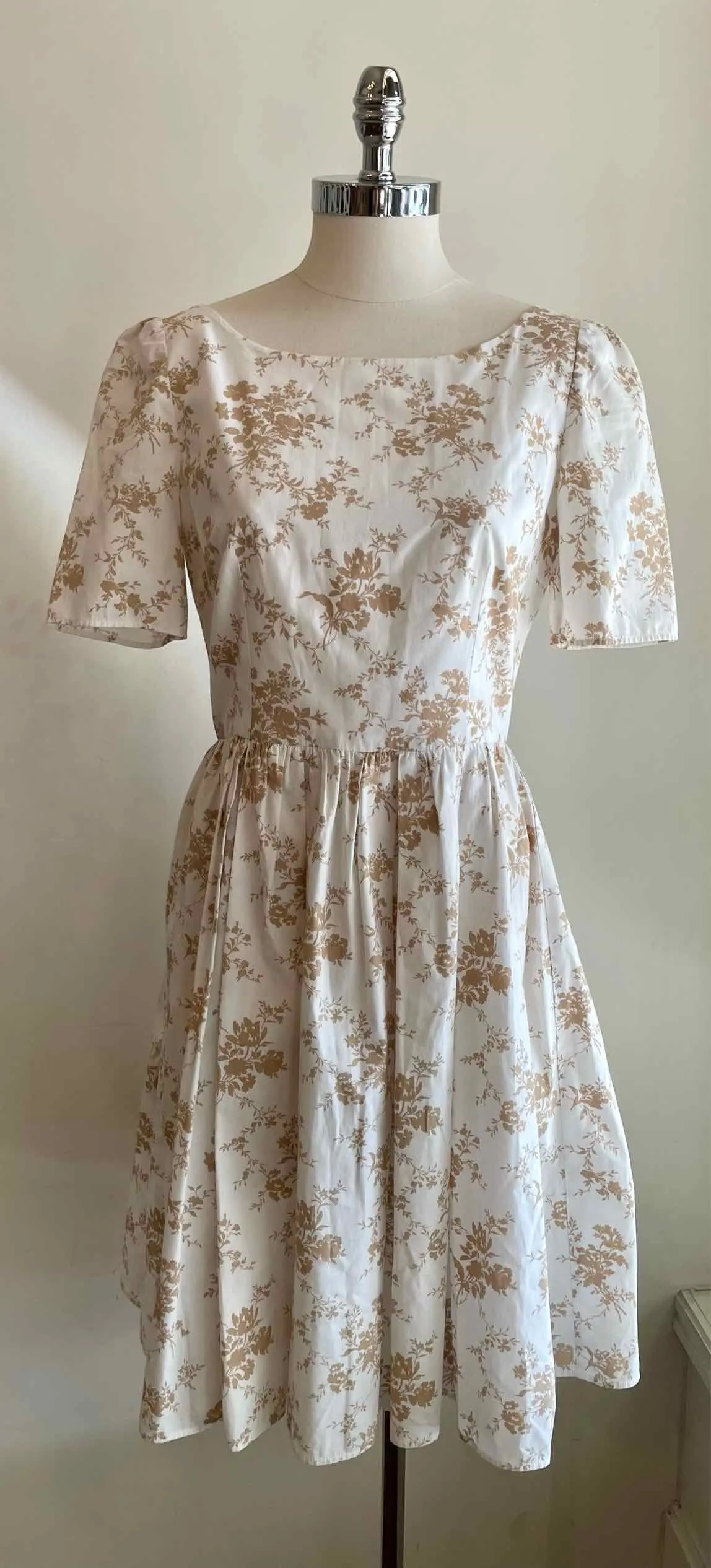 DOLCE & GABBANA Size 4 White & Beige Cotton Floral Dress