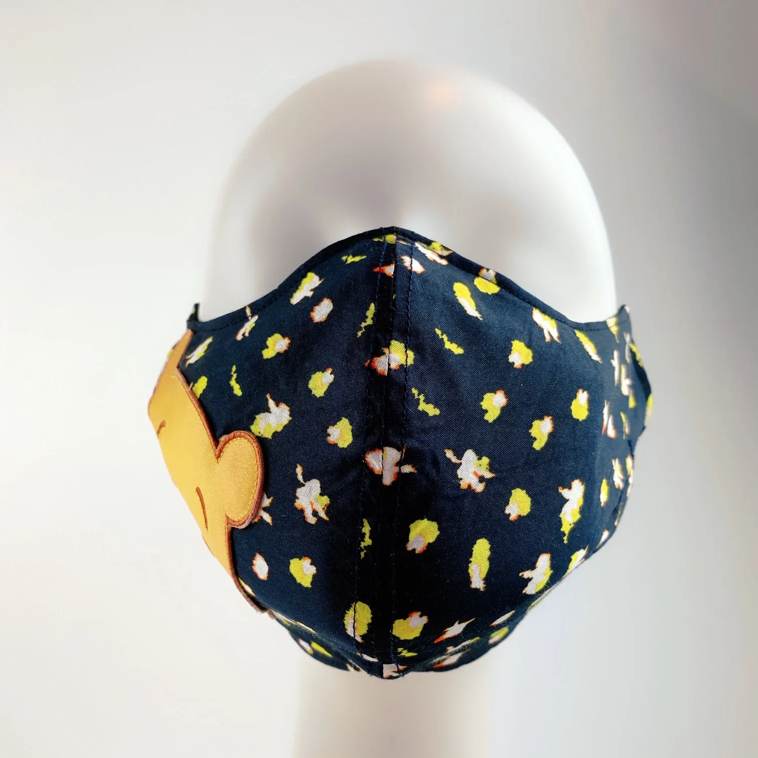 Face Mask 4 Protect Disney Tsum Tsum Pooh on Flower