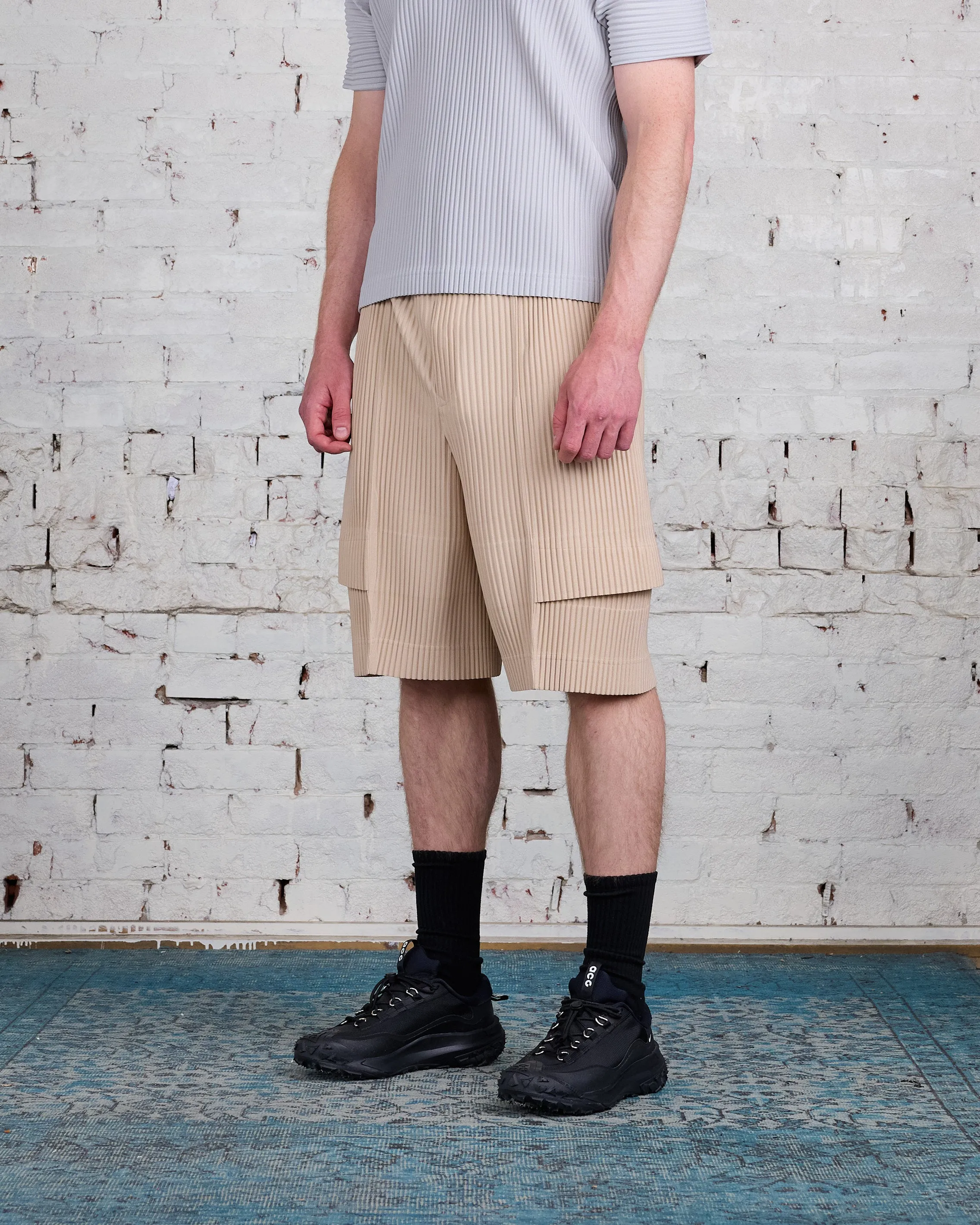 HOMME PLISSÉ ISSEY MIYAKE Pleats June Cargo Short Shell Beige