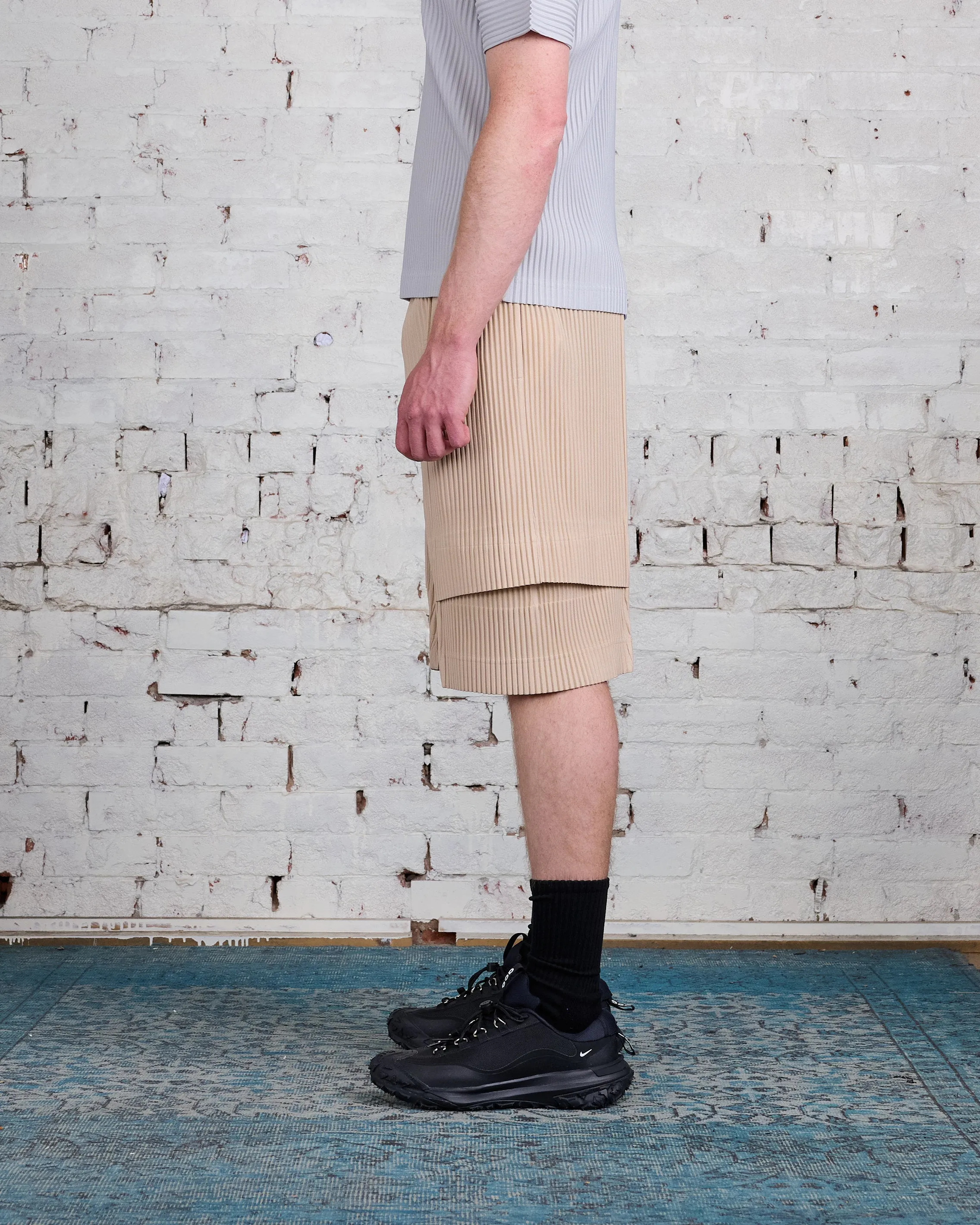 HOMME PLISSÉ ISSEY MIYAKE Pleats June Cargo Short Shell Beige