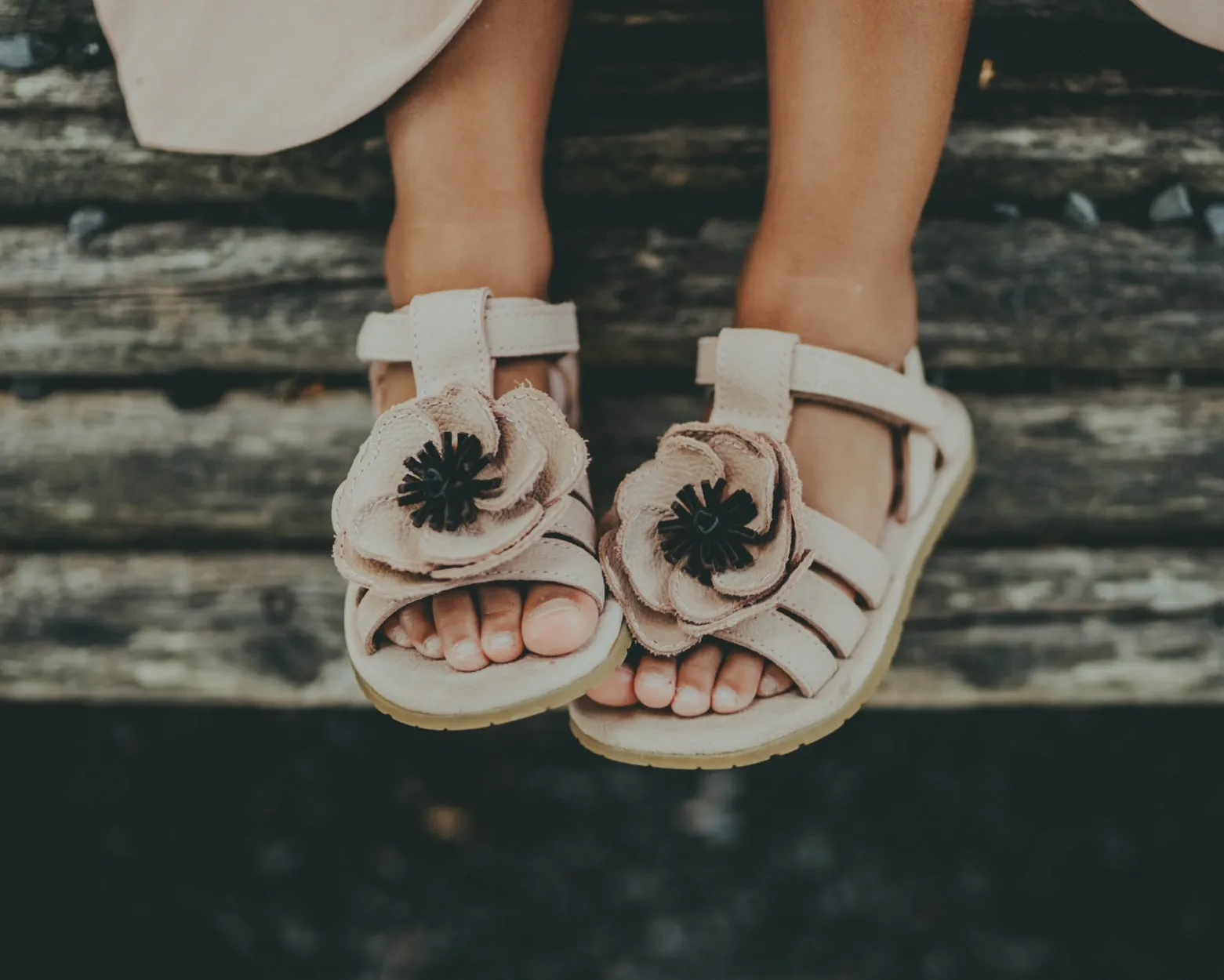 Iles Fields Sandals | Anemone | Coral Betting Leather