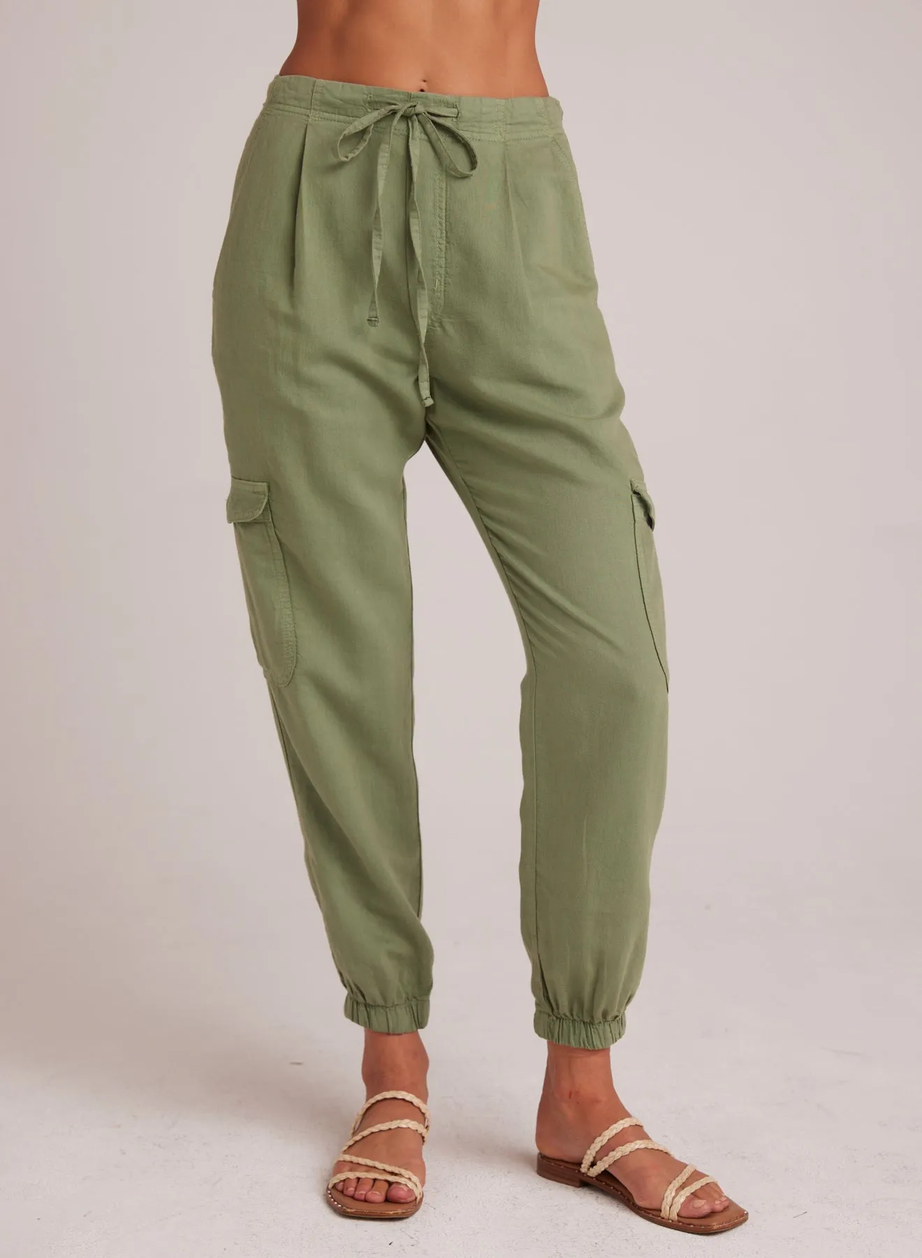 Isla Pleated Jogger - Lush Foliage