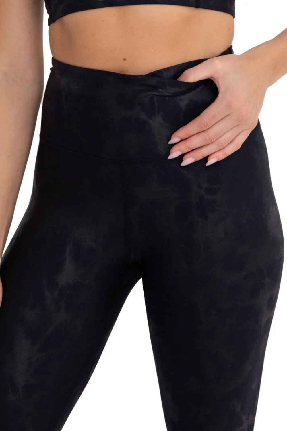 Mono B Metallic Foil Printed High-Waist Leggings APH2873 and Plus