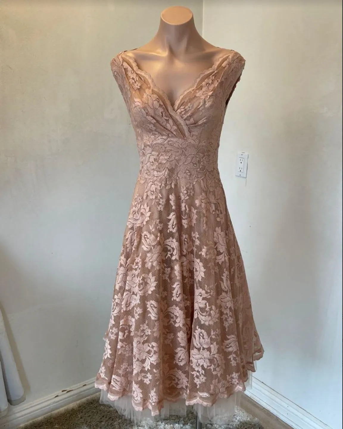 Olvis Lace Grace Kelly Dress