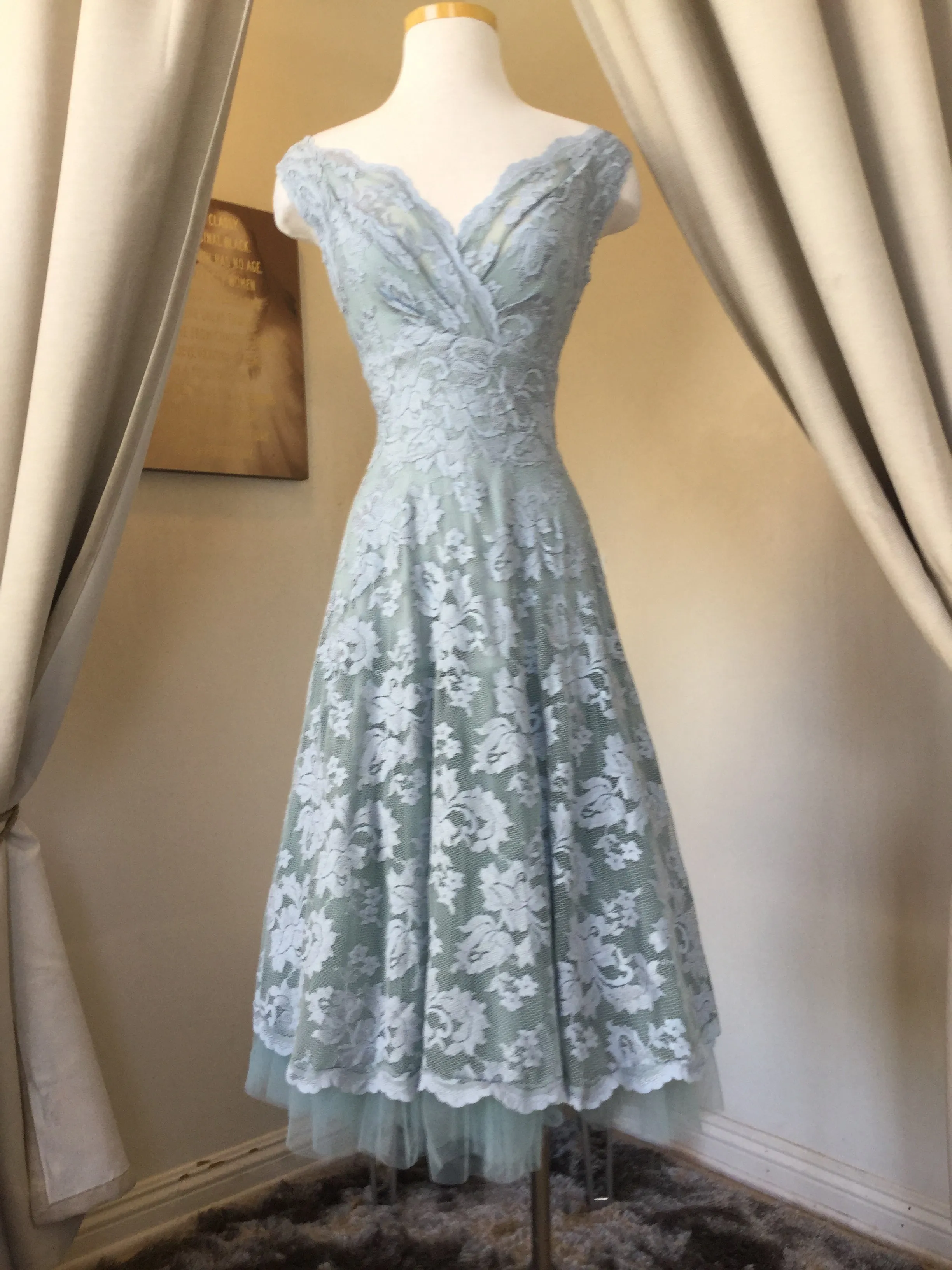 Olvis Lace Grace Kelly Dress